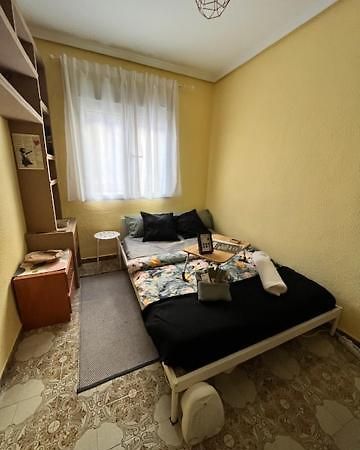 Gemuetliches Zimmer "Gold" Fuer 2 Personen Und Katzenliebhaber Valencia Kültér fotó