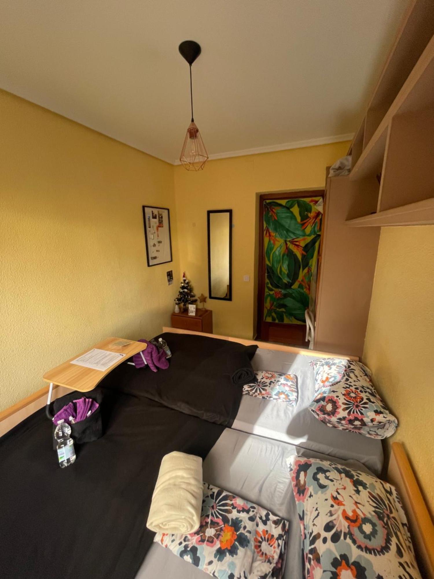 Gemuetliches Zimmer "Gold" Fuer 2 Personen Und Katzenliebhaber Valencia Kültér fotó