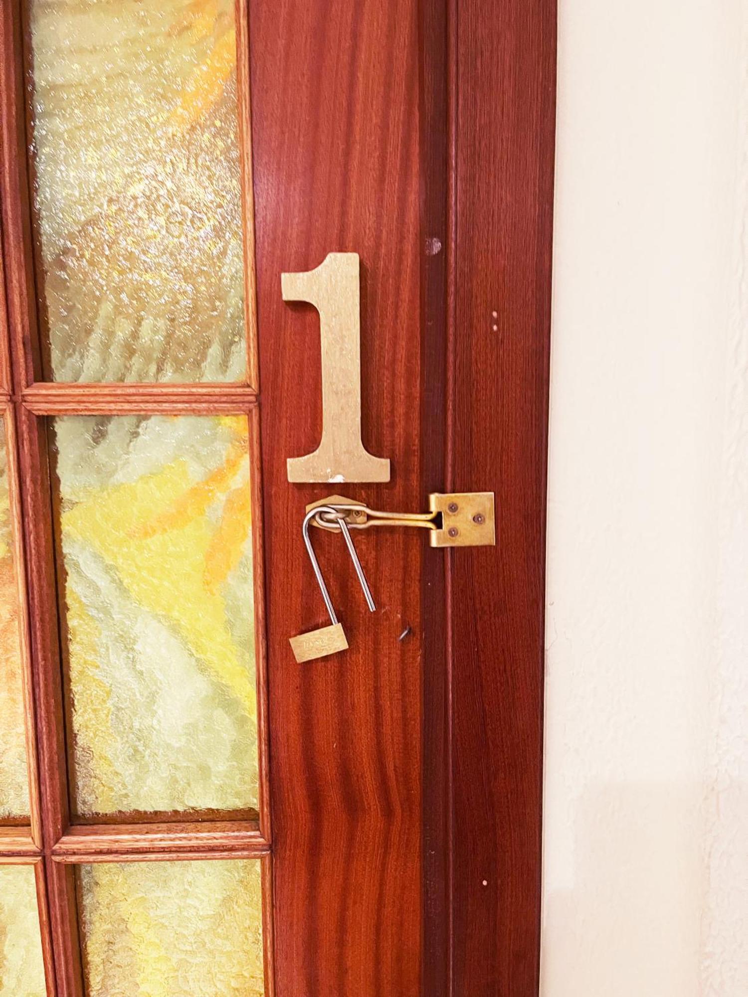 Gemuetliches Zimmer "Gold" Fuer 2 Personen Und Katzenliebhaber Valencia Kültér fotó